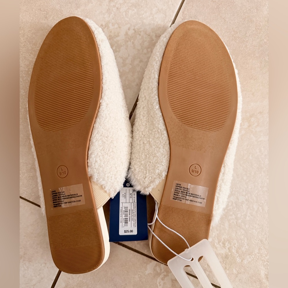Roller Rabbit x Target Women’s Disco Hearts Fuzzy House Slippers - Picture 7 of 8